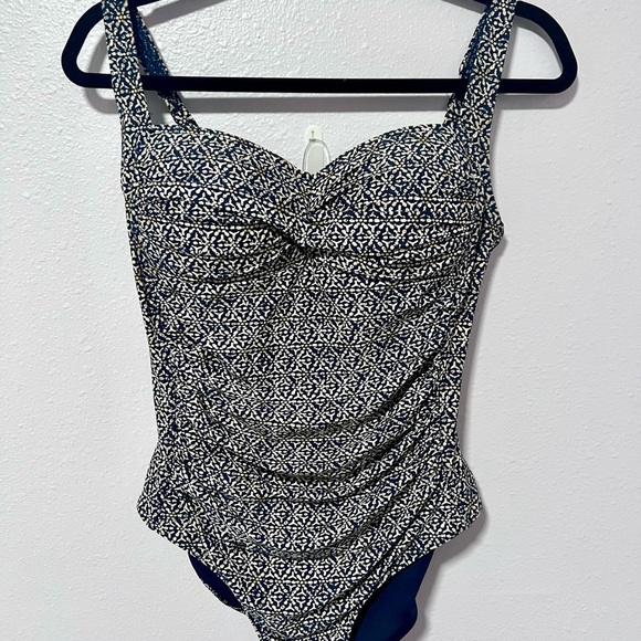 Nip tuck swim tintilating tile foil Joanne twist front one piece swimsuit 8 - Picture 2 of 10